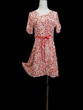 💕 100% Silk, Red Leaf-Print Short Sleeve Dress with Tie Waist